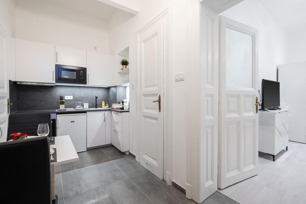Stellar Dwell Apartment บูดาเปสต์ ภายนอก รูปภาพ