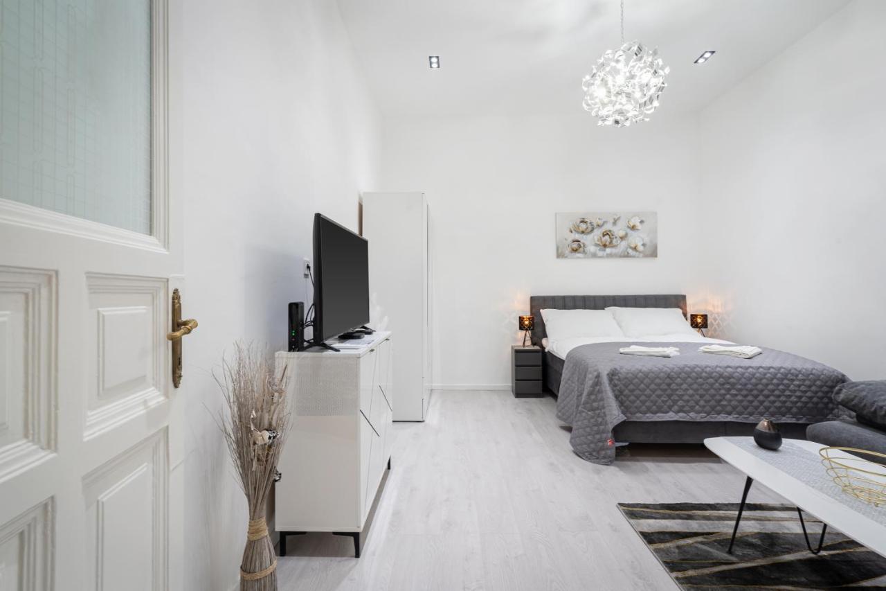 Stellar Dwell Apartment บูดาเปสต์ ภายนอก รูปภาพ