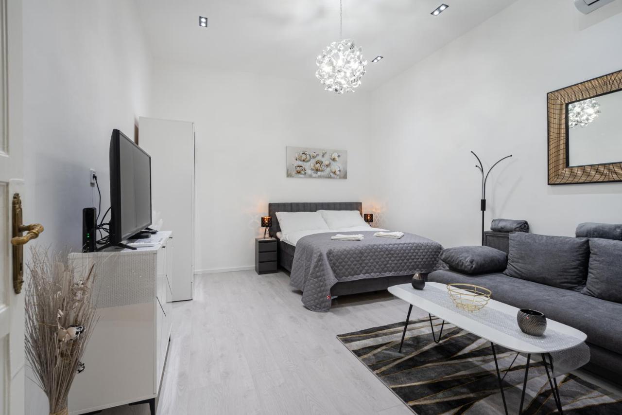 Stellar Dwell Apartment บูดาเปสต์ ภายนอก รูปภาพ